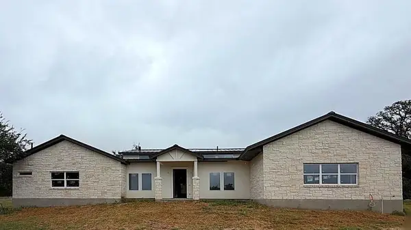 101 N San Gabriel Hideaway Cv, Liberty Hill, TX 78642