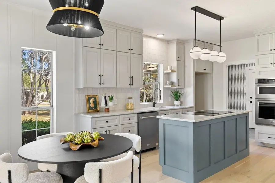 1006 Palos Verdes Dr, Lakeway, TX 78734 - Image #2