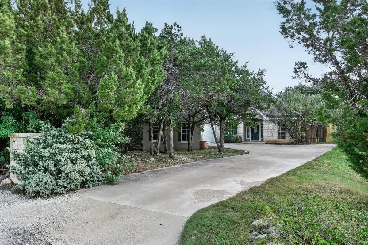 4 Cedarwood Cir, Wimberley, TX 78676 - #1