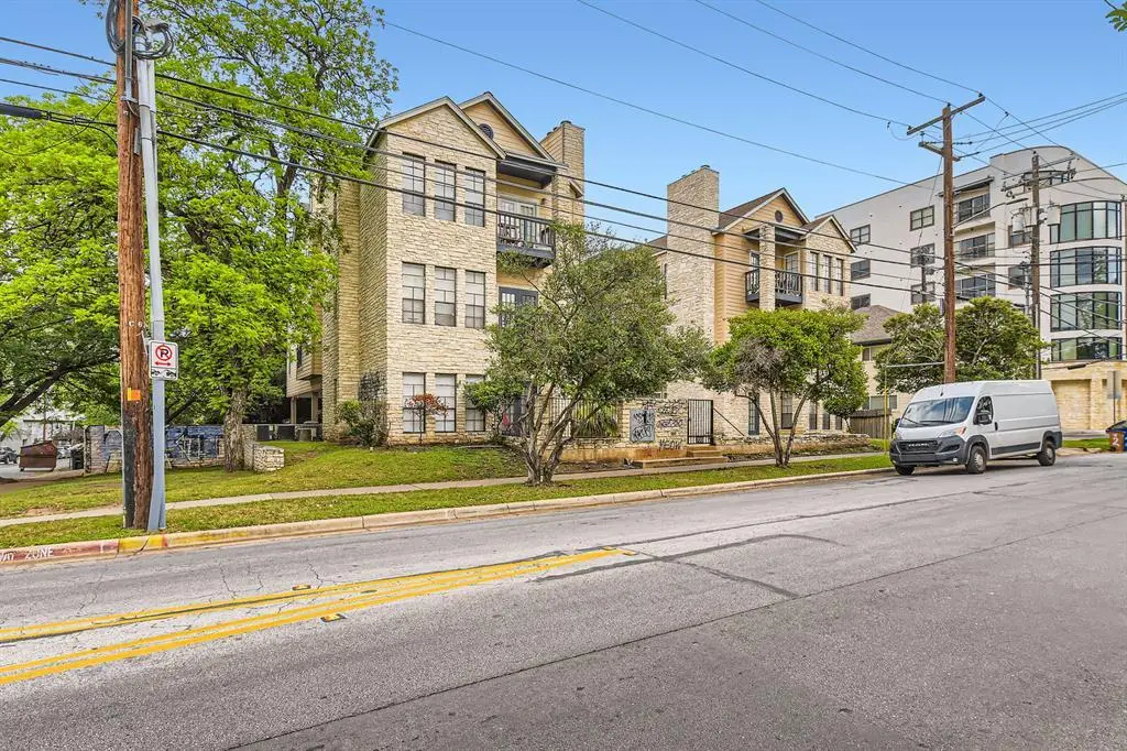 711 W 21st St #302, Austin, TX 78705 - #1
