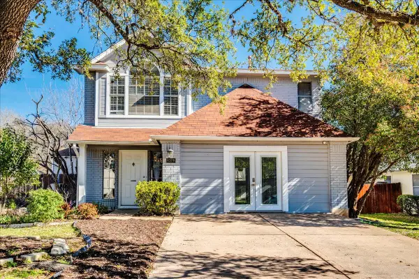 8328 Doe Meadow Dr, Austin, TX 78749