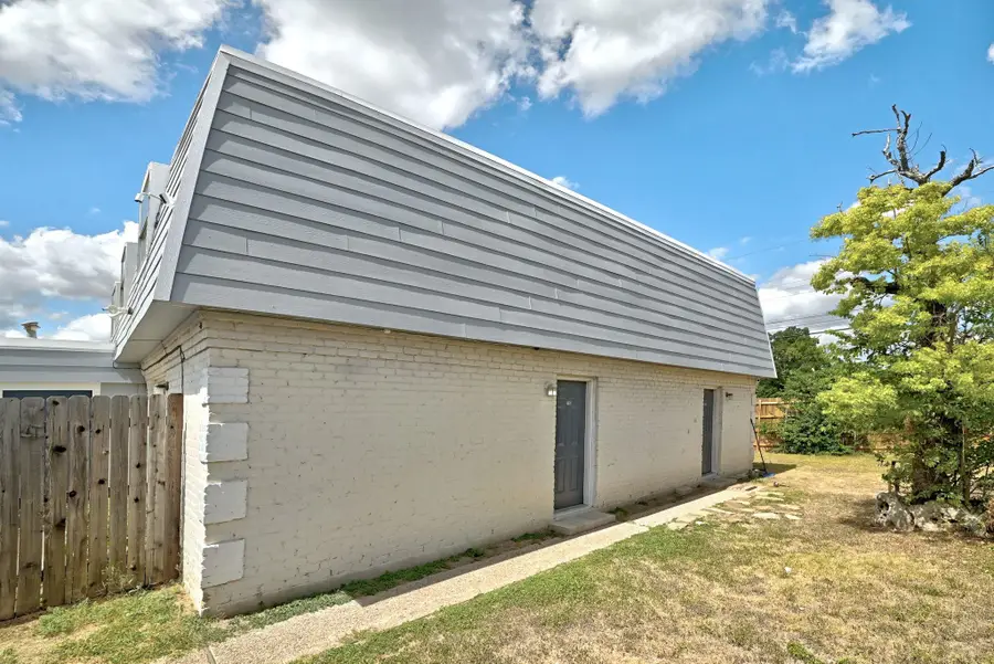 2206 Mission Hill Cir #101-104, Austin, TX 78741 - Image #3