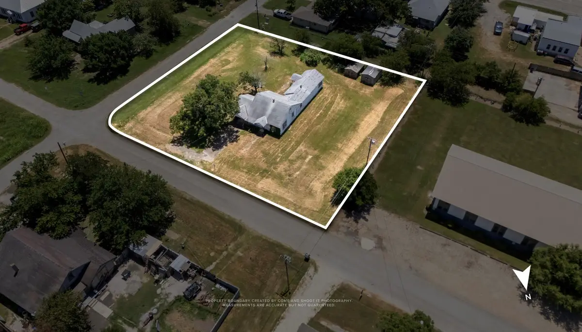 325 E Bell St, Bartlett, TX 76511 - Image #1