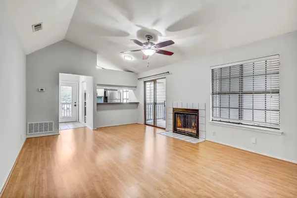 2215 Post Rd #2022, Austin, TX 78704