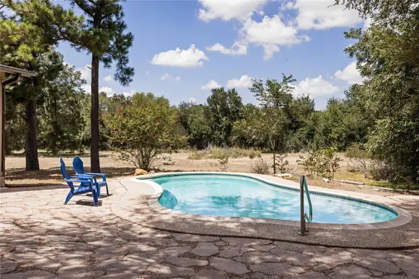 446 Roemer Rd, Elgin, TX 78621