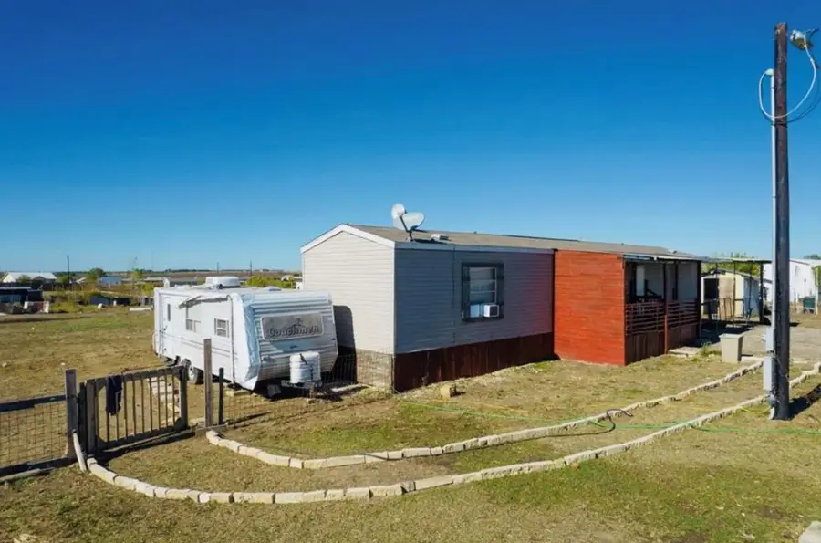 282 New Trl, Elgin, TX 78621 - #3