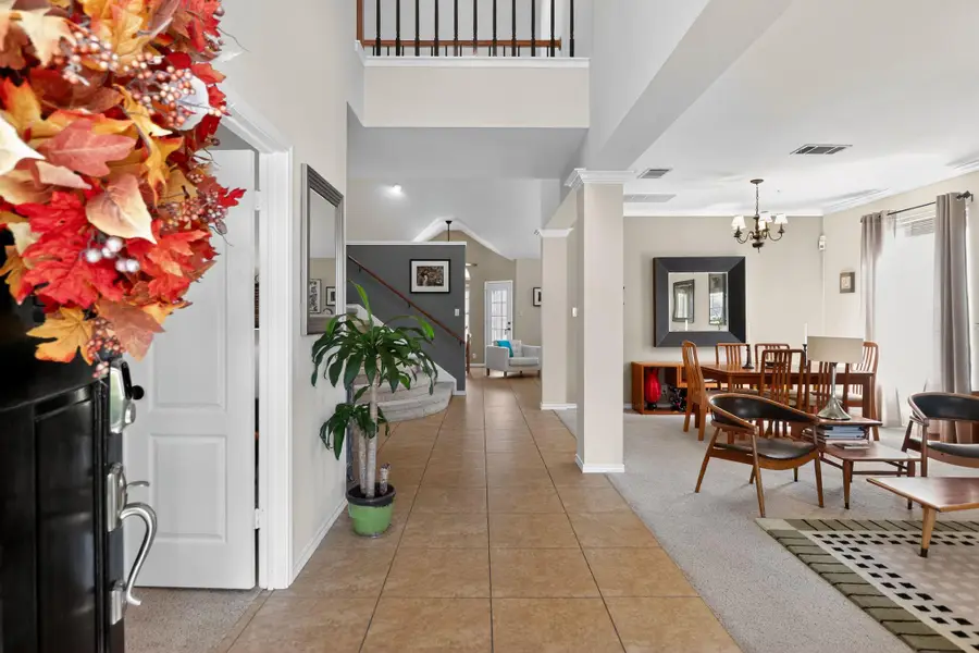 1122 Oaklands Dr, Round Rock, TX 78681 - Image #2