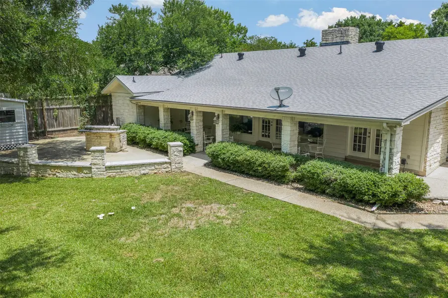 1102 N F Ave, Elgin, TX 78621 - #3