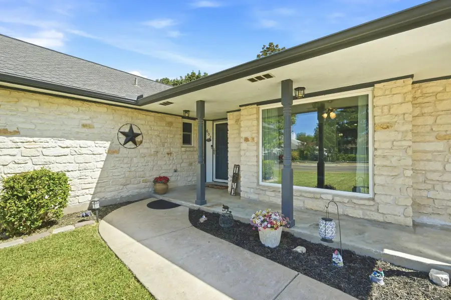 602 Applewood Dr, Pflugerville, TX 78660 - #3
