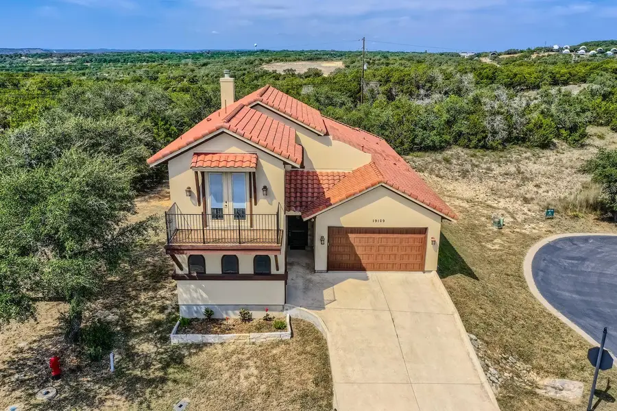 19129 Camelot Woods Cv, Lago Vista, TX 78645 - Image #2