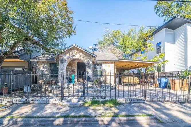 2406 Santa Maria St, Austin, TX 78702 - Image #2