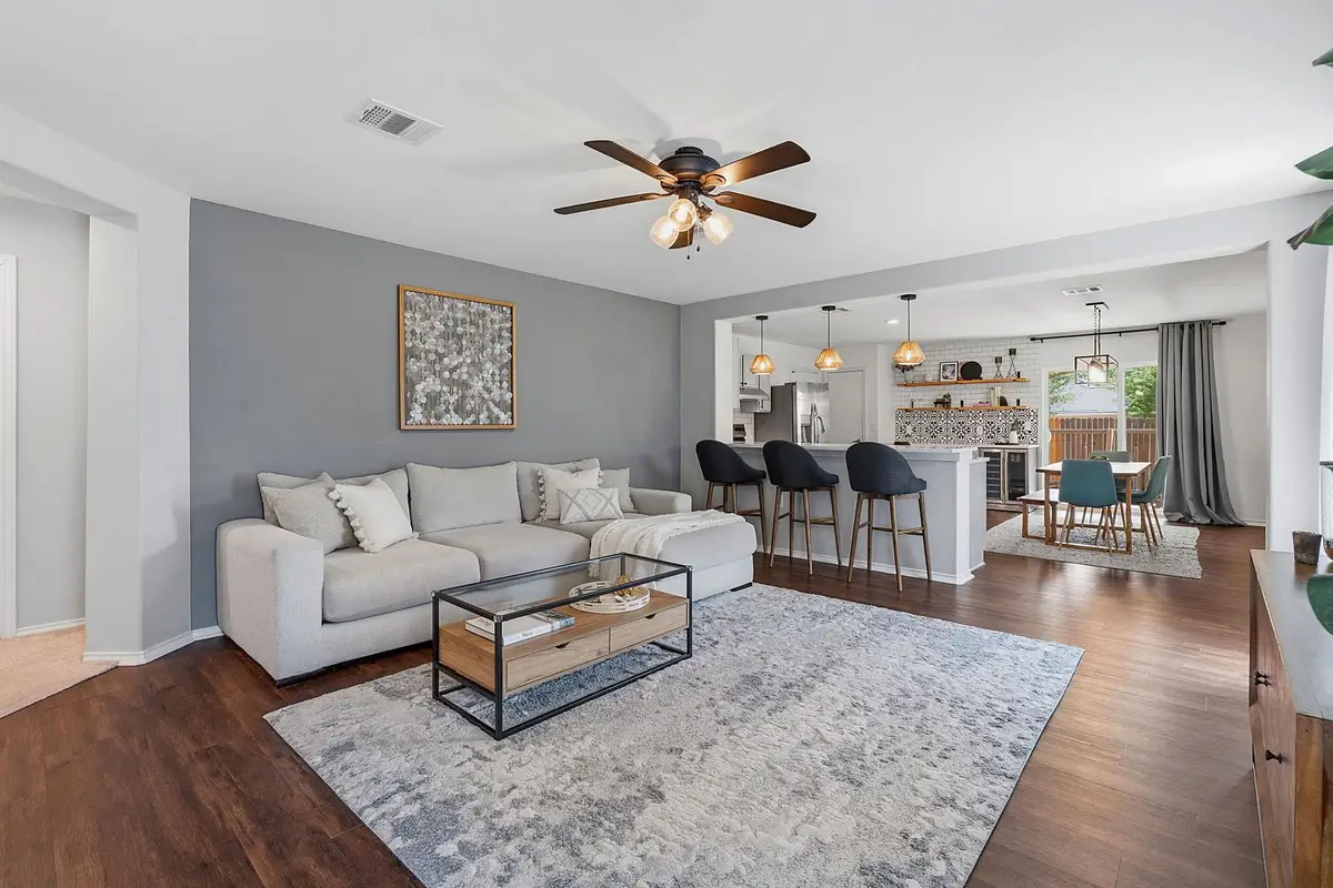 5407 Viewpoint Dr, Austin, TX 78744 - #1