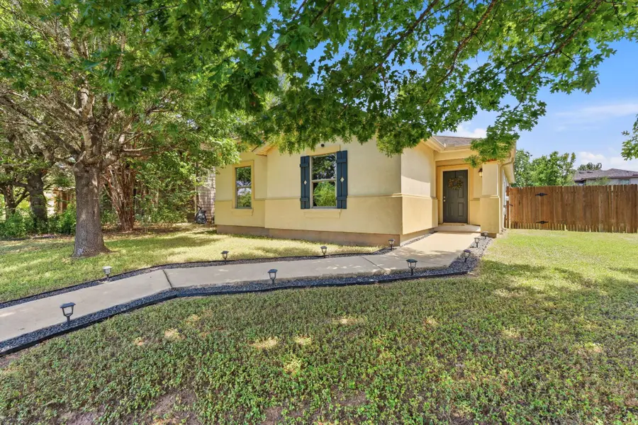 5407 Viewpoint Dr, Austin, TX 78744 - #3