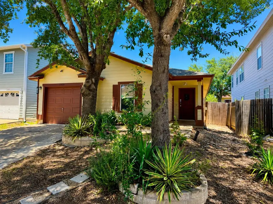 13504 Alysheba Dr, Del Valle, TX 78617 - #2