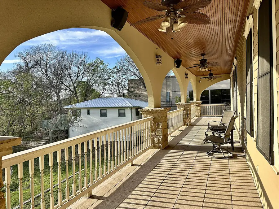 802 Main St, Bastrop, TX 78602 - #3