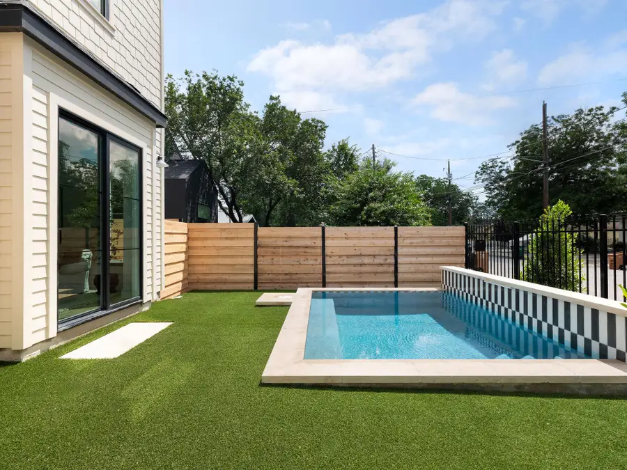 4415 Gillis St #1, Austin, TX 78745 - #3