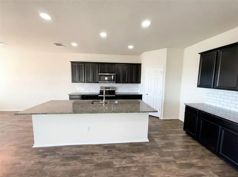 709 Hummingbird Ln, Leander, TX 78641 - Image #2