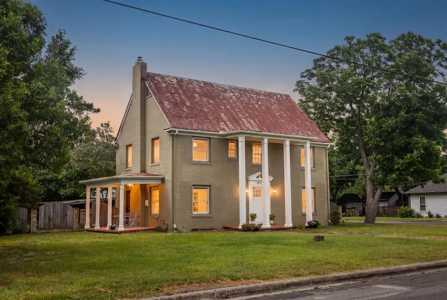 948 Maple St, Lockhart, TX 78644 - #2