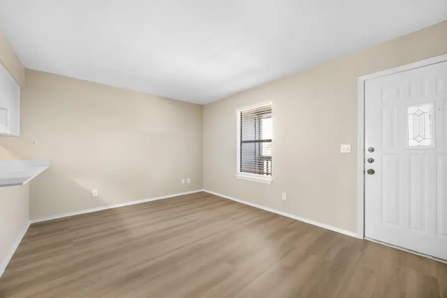 3012 Whisper Oaks Ln #J, Georgetown, TX 78628 - Image #2