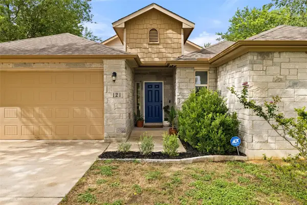 121 W Pauwela Ln, Bastrop, TX 78602