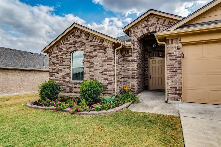 290 Dusky Thrush Dr, Kyle, TX 78640 - Image #2