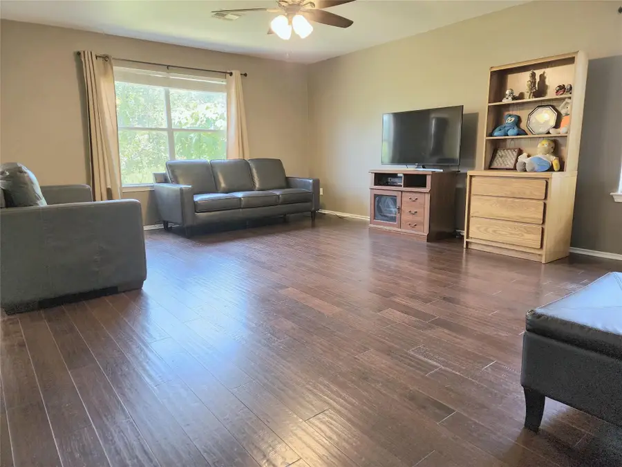 203 Pheasant Trl, Bastrop, TX 78602 - Image #3
