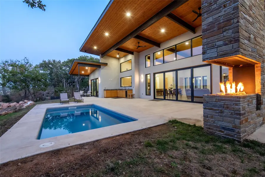 247 Peninsula Dr, Burnet, TX 78611 - Image #2