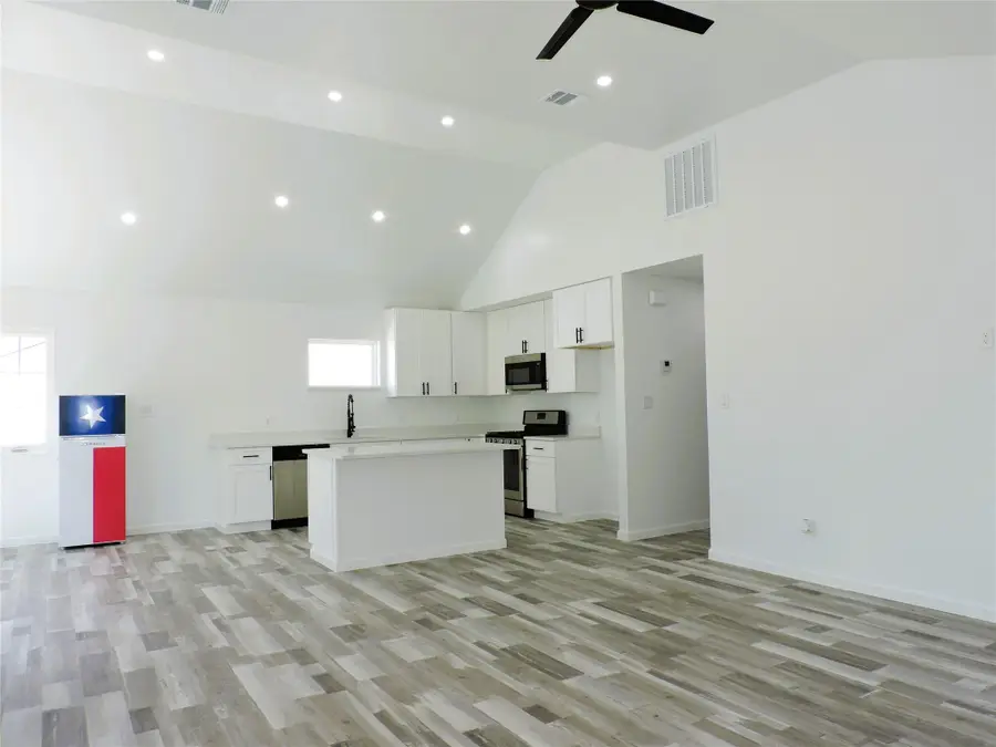 705 E Highway 82, Nocona, TX 76255 - #3