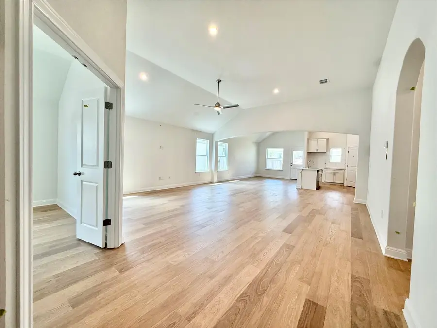 471 Young St, Buda, TX 78610 - #2