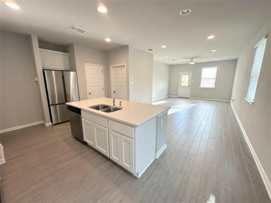 243 Kellys Heroes Way, Jarrell, TX 76537 - #2