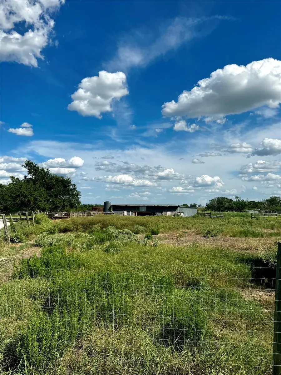 386 3g Rd, Kyle, TX 78640 - #2