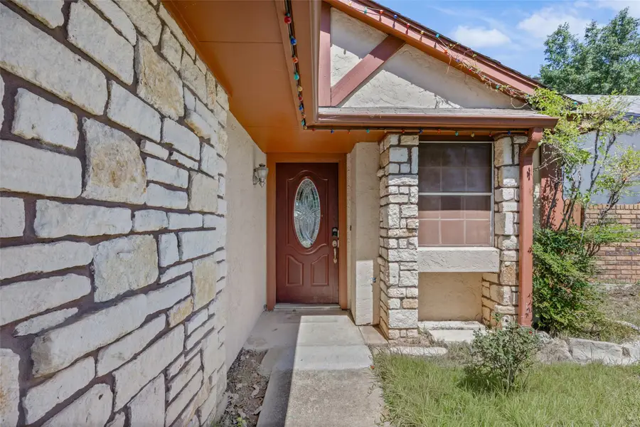 5318 Walnut Grove Dr, Austin, TX 78744 - #3