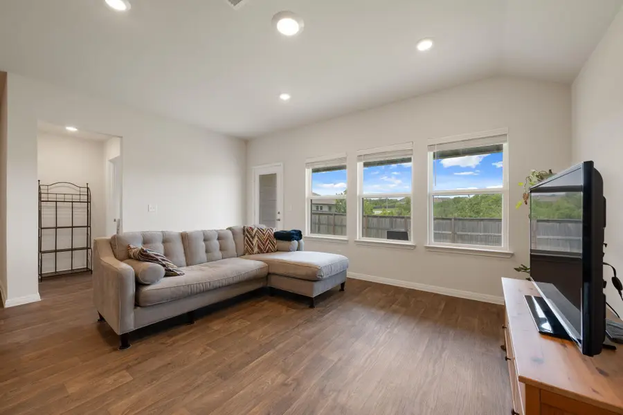 13908 Mamie Eisenhower Rd, Manor, TX 78653 - Image #2