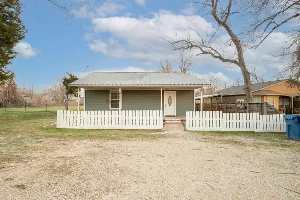 207 Harris St, Elgin, TX 78621