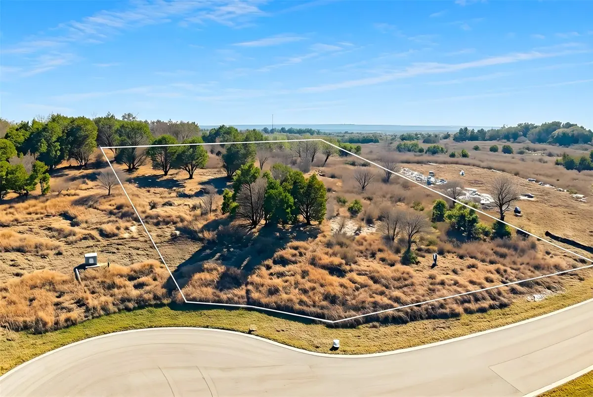 313 Eagle Basin Cir, Spicewood, TX 78669 - Image #1