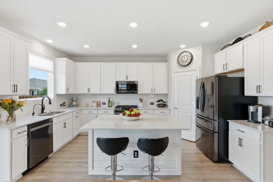 323 Blackbear Dr, Hutto, TX 78634 - Image #3