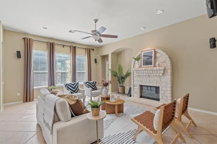 1502 Uvalde Dr, Hutto, TX 78634 - Image #2