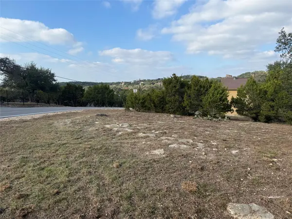 820 Sundown Trl, Fischer, TX 78623