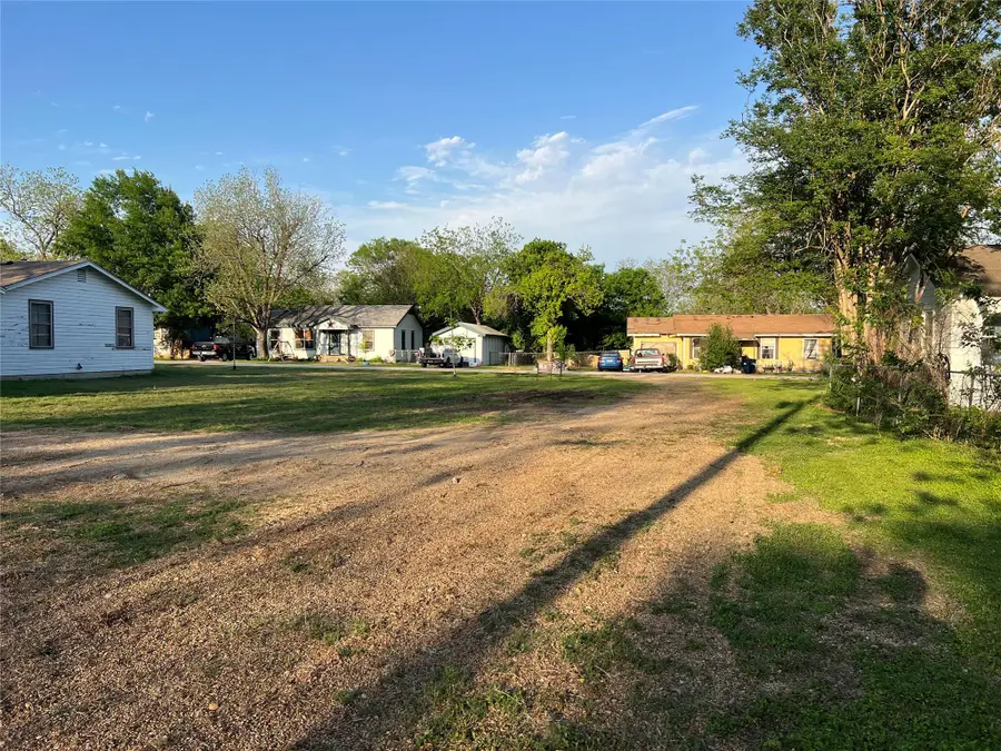 504 Alva St, Thrall, TX 76578 - Image #3