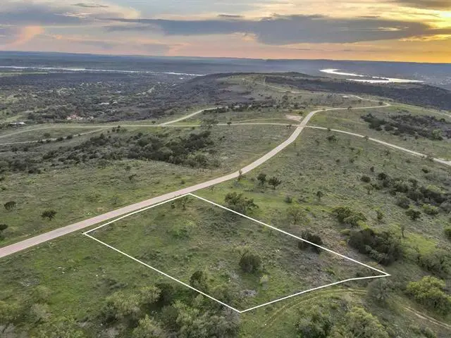 31 High Range Dr, Kingsland, TX 78639 - Image #1