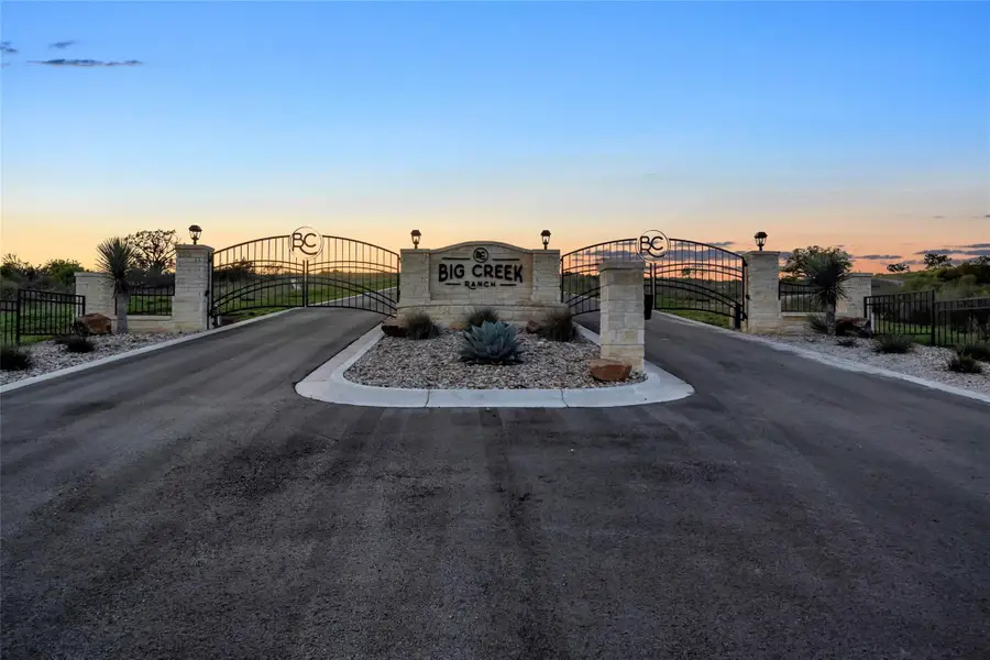 31 High Range Dr, Kingsland, TX 78639 - Image #2