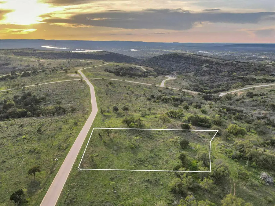 31 High Range Dr, Kingsland, TX 78639 - Image #3
