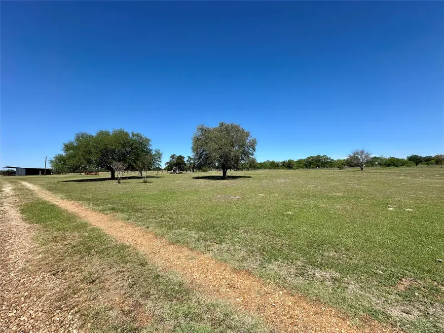 924 Hwy 95 S, Smithville, TX 78957 - #2