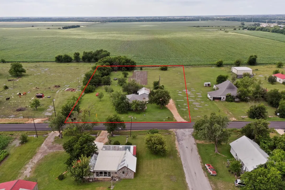 711 E Clark St, Bartlett, TX 76511 - #1