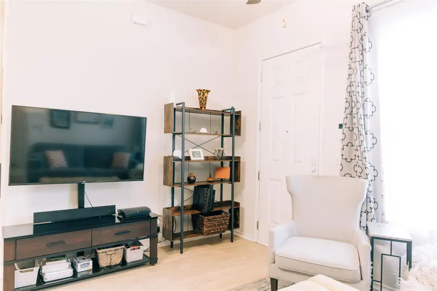 8601 W Gate Blvd #2104, Austin, TX 78745 - Image #3