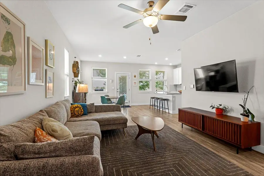 7110 Silver Star Ln, Austin, TX 78744 - #2