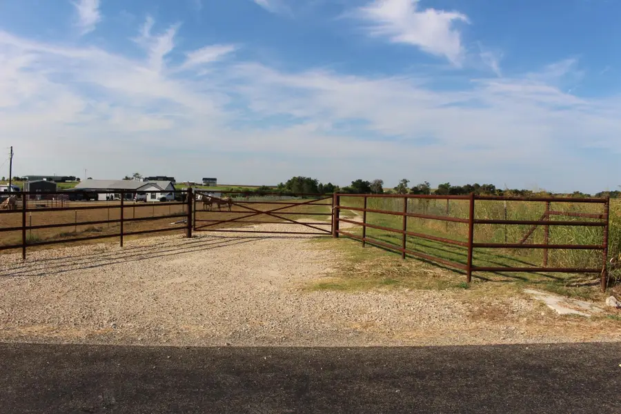 700 County Road 330 Rd, Granger, TX 76530 - #3
