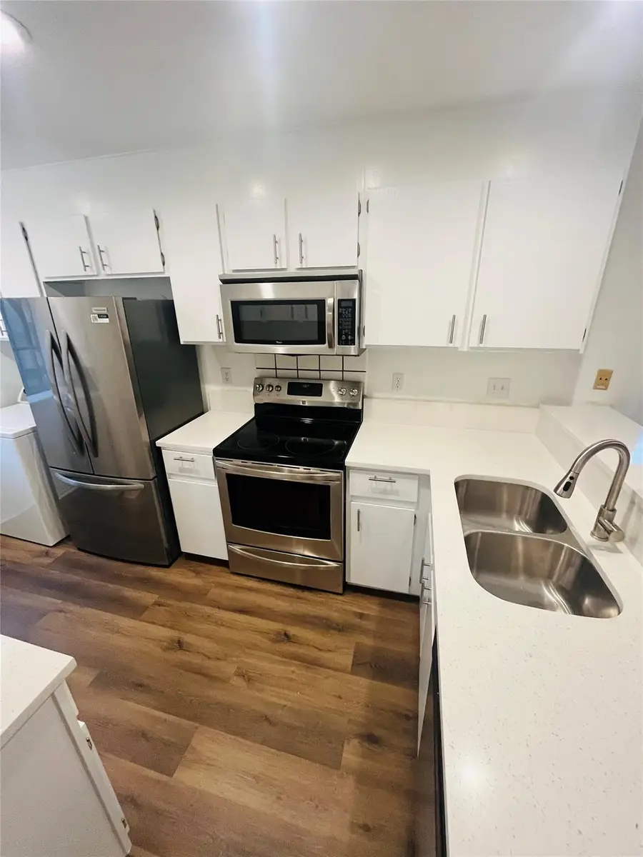7122 Wood Hollow Dr #105, Austin, TX 78731 - Image #2