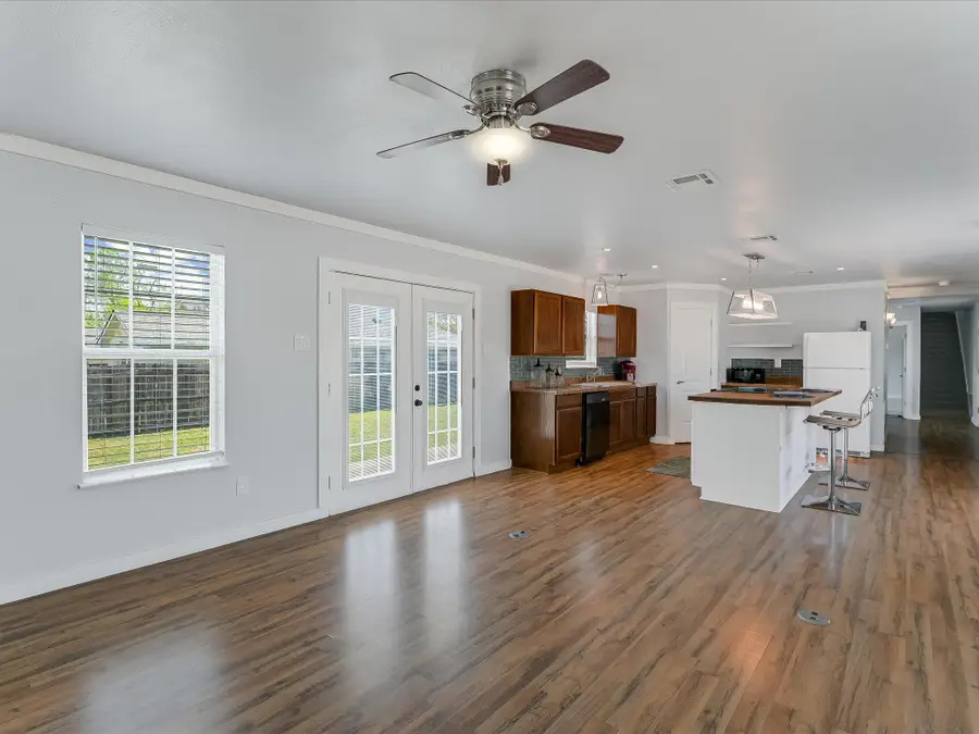 155 Travis Ln, Spicewood, TX 78669 - Image #3