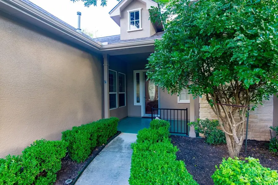 102 Harness Ln, Georgetown, TX 78633 - Image #2